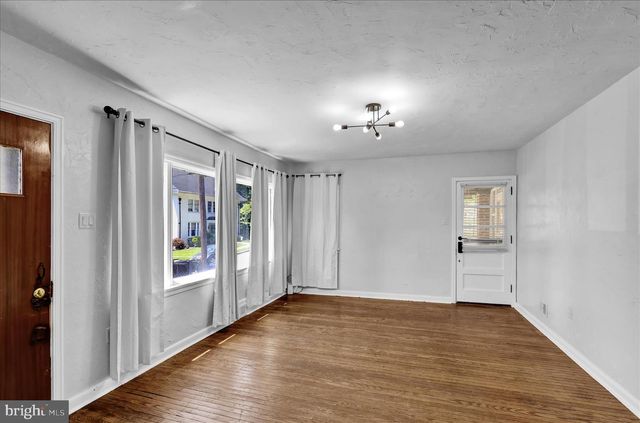 1815 HOLLY RD, Reading, PA 19602