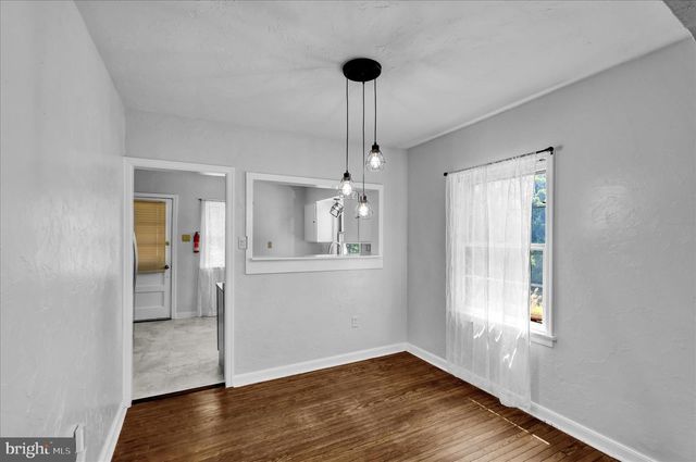 1815 HOLLY RD, Reading, PA 19602