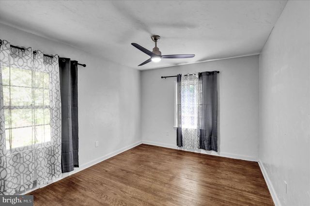 1815 HOLLY RD, Reading, PA 19602