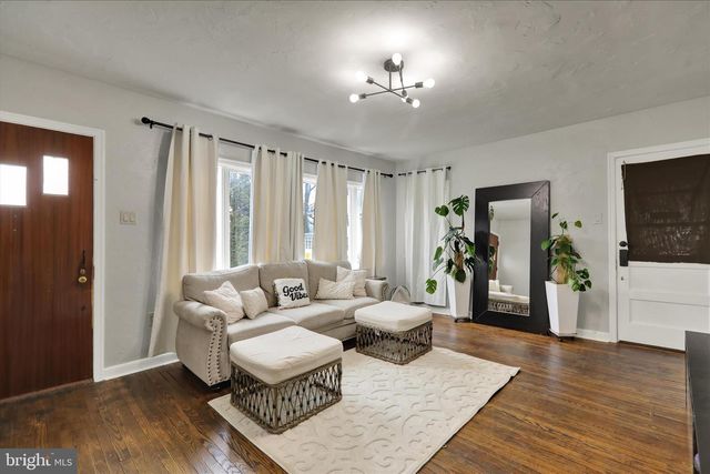 1815 HOLLY RD, Reading, PA 19602