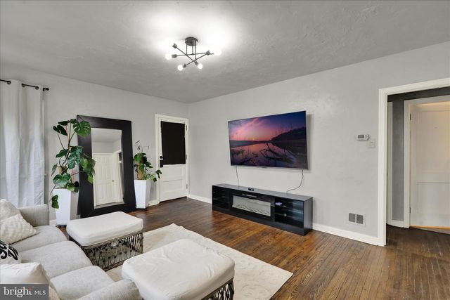 1815 HOLLY RD, Reading, PA 19602