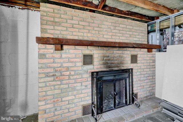 1815 HOLLY RD, Reading, PA 19602
