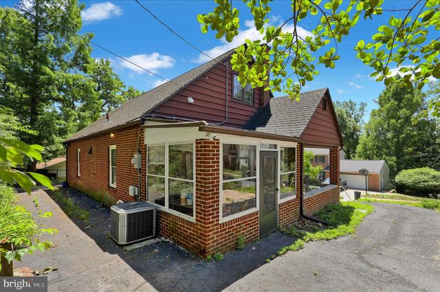 1815 HOLLY RD, Reading, PA 19602