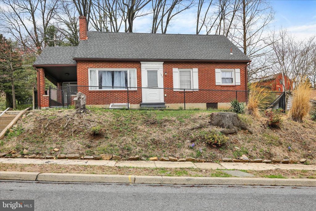 1815 HOLLY RD, Reading, PA 19602
