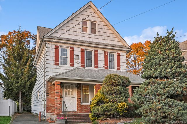 103 Smith Street, Lynbrook, NY 11563