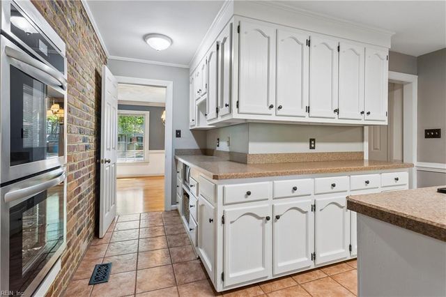 709 Oxbow DR, Virginia Beach, VA 23464