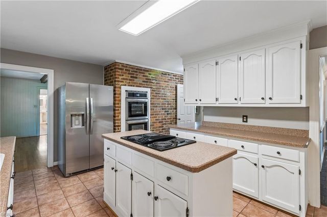 709 Oxbow DR, Virginia Beach, VA 23464