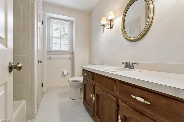 709 Oxbow DR, Virginia Beach, VA 23464
