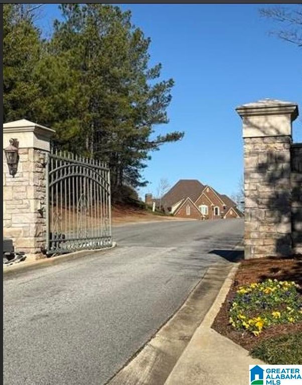 2037 HIGHLAND GATE WAY, Hoover, AL 35244