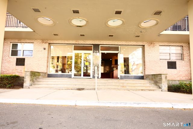 25 Cartright Street 7E, Bridgeport, CT 06604