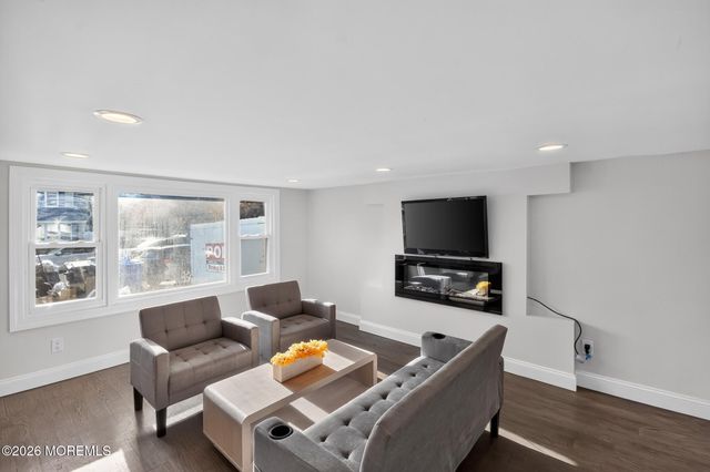 105 Roosevelt Drive, Brick, NJ 08724