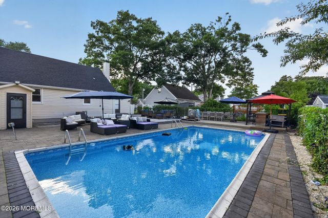 105 Roosevelt Drive, Brick, NJ 08724