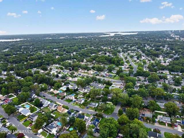 105 Roosevelt Drive, Brick, NJ 08724