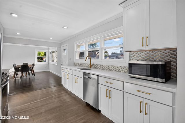 105 Roosevelt Drive, Brick, NJ 08724