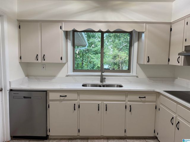 10 SW GREEN SPRINGS AVENUE, Birmingham, AL 35211