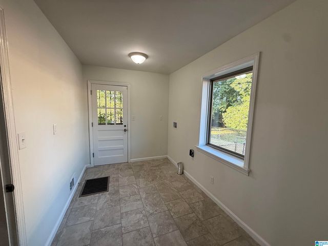 10 SW GREEN SPRINGS AVENUE, Birmingham, AL 35211