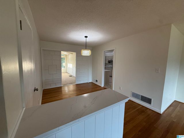 10 SW GREEN SPRINGS AVENUE, Birmingham, AL 35211