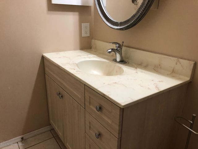76 Foxwood Place, Morganville, NJ 07751