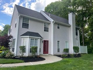 76 Foxwood Place, Morganville, NJ 07751