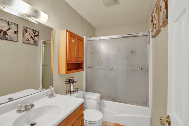 4016 Blue Bird Dr, Modesto, CA 95356