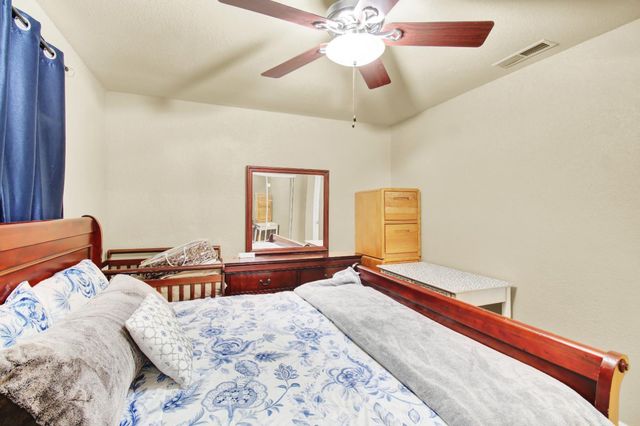 4016 Blue Bird Dr, Modesto, CA 95356