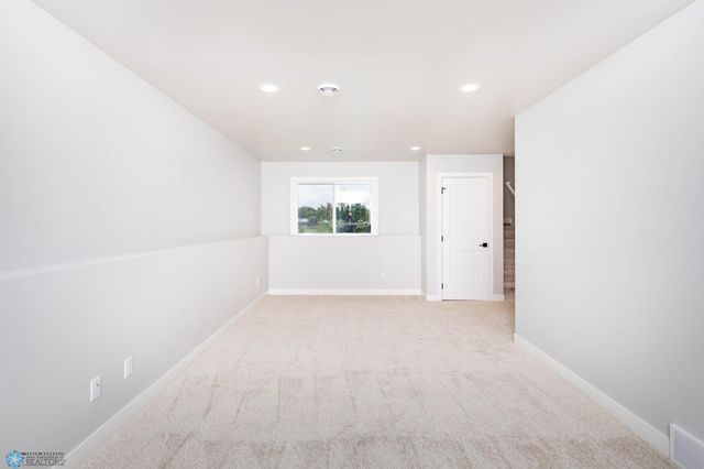 6718 68th Street S, Horace, ND 58047