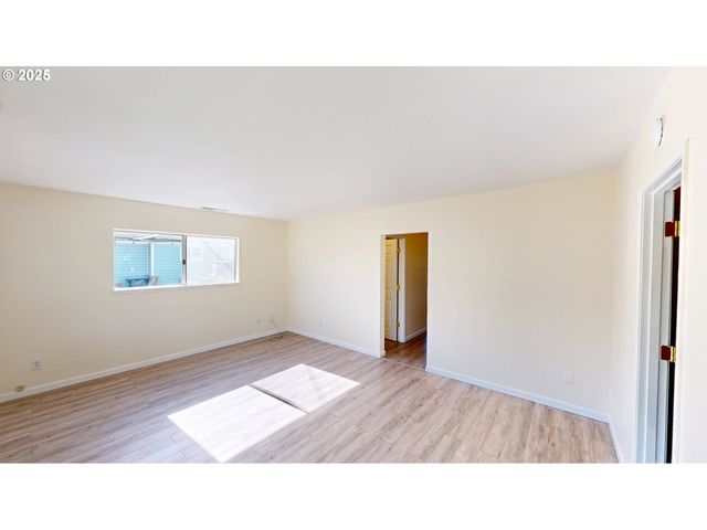 533 ART St, Brookings, OR 97415