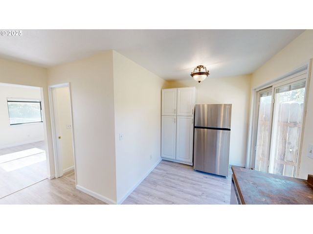 533 ART St, Brookings, OR 97415