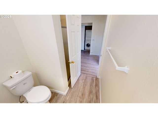 533 ART St, Brookings, OR 97415