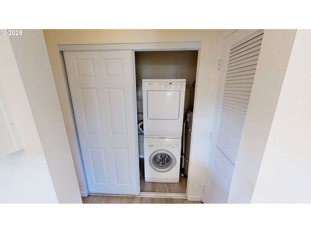 533 ART St, Brookings, OR 97415