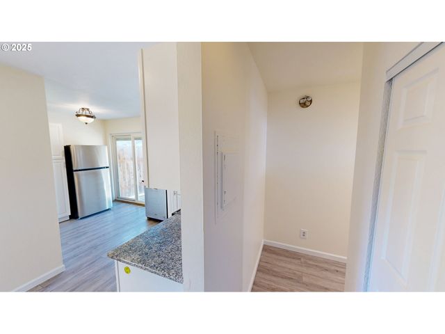 533 ART St, Brookings, OR 97415