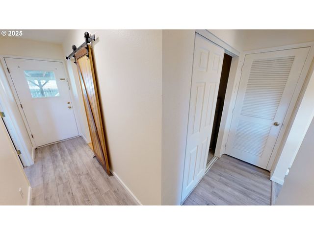 533 ART St, Brookings, OR 97415