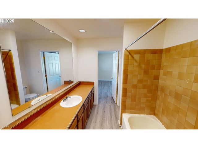 533 ART St, Brookings, OR 97415