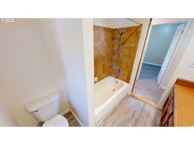 533 ART St, Brookings, OR 97415