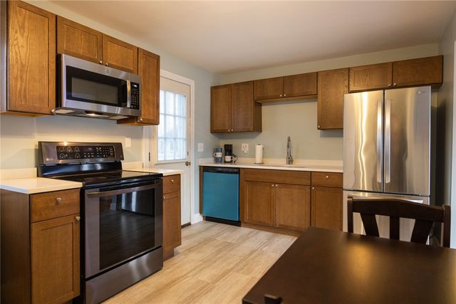 11 Salem Drive, North Providence, RI 02904