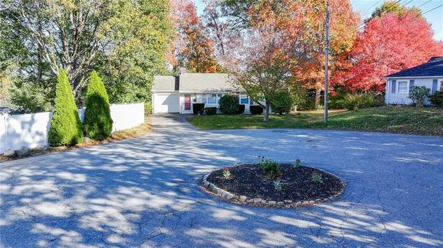 11 Salem Drive, North Providence, RI 02904