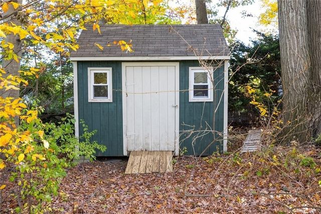 11 Salem Drive, North Providence, RI 02904