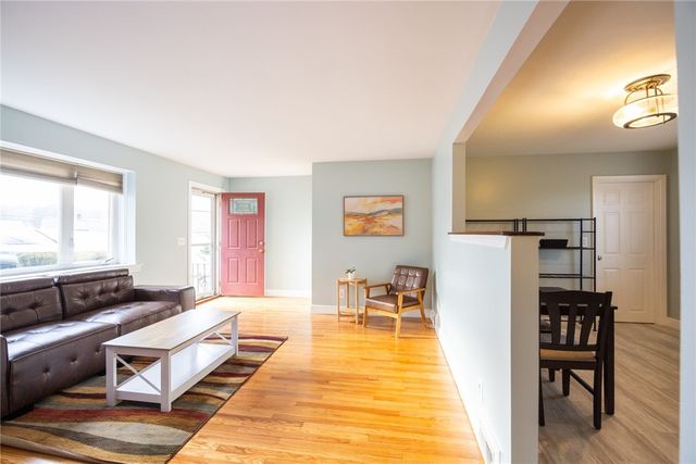 11 Salem Drive, North Providence, RI 02904