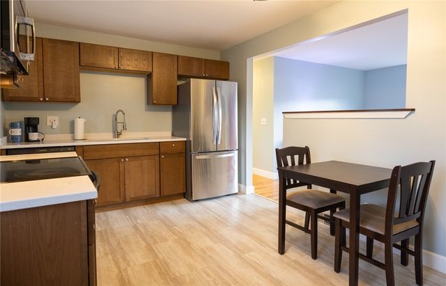 11 Salem Drive, North Providence, RI 02904