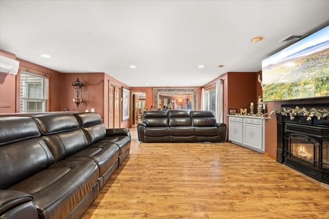 70-R Milk St, Blackstone, MA 01504