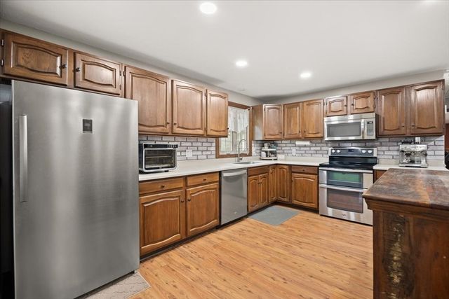 70-R Milk St, Blackstone, MA 01504