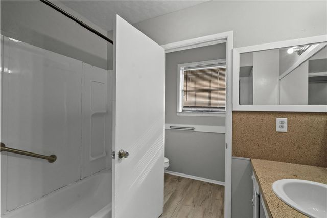 2729 Main Street 3, La Marque, TX 77568