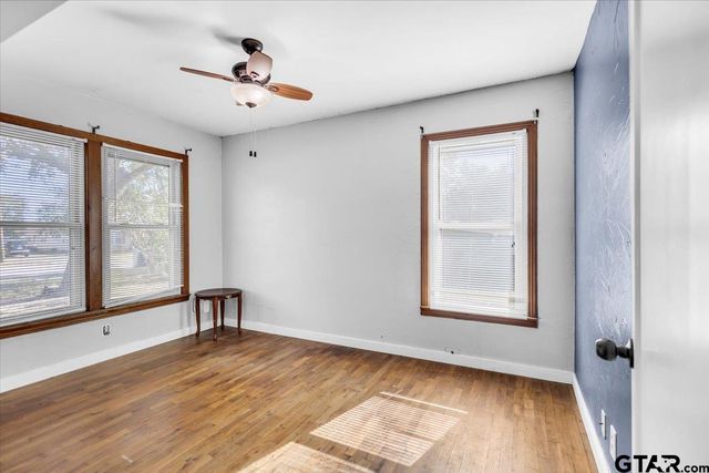 199 North Oak St., Van, TX 75790