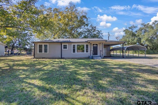 199 North Oak St., Van, TX 75790