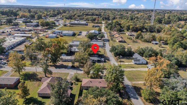 199 North Oak St., Van, TX 75790