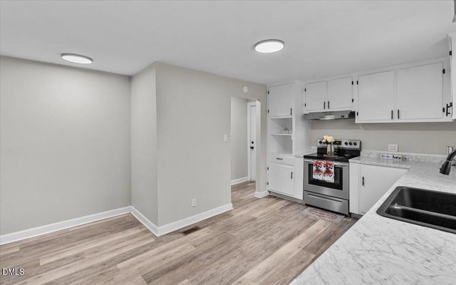 605 Apple Street, Burlington, NC 27217