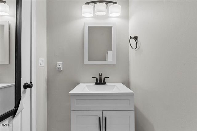 605 Apple Street, Burlington, NC 27217