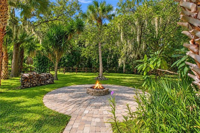 1225 OAK TREE LANE, Nokomis, FL 34275