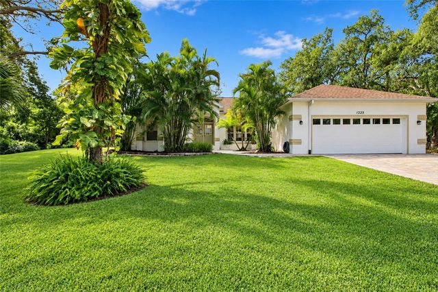 1225 OAK TREE LANE, Nokomis, FL 34275