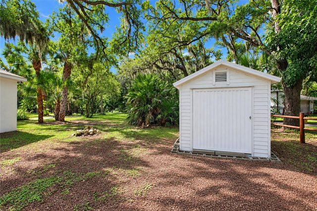 1225 OAK TREE LANE, Nokomis, FL 34275